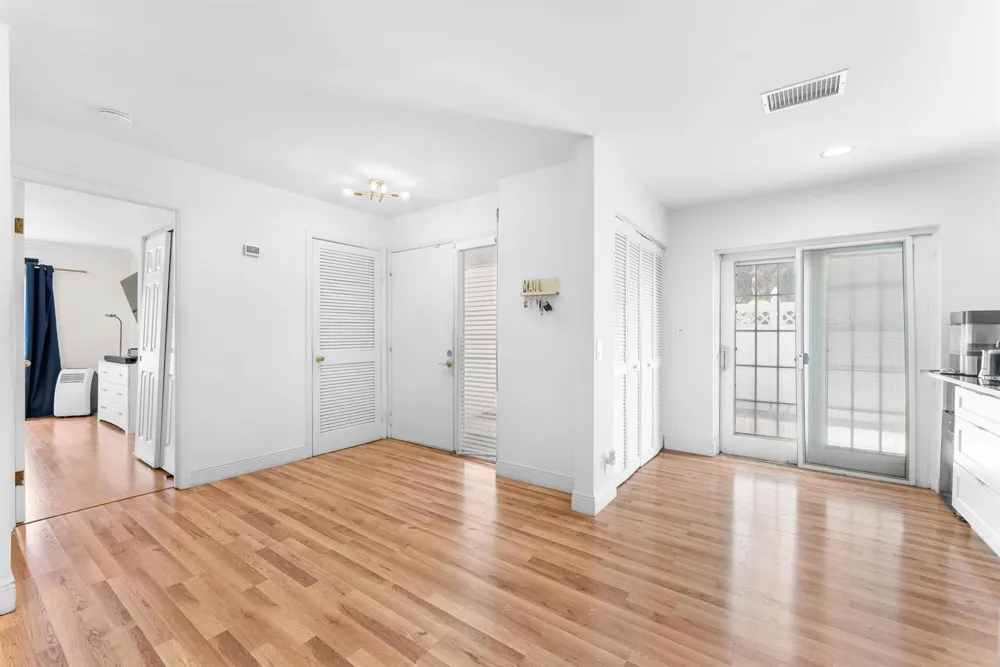 6660 CANARY PALM CIRCLE Boca Raton, FL 33433