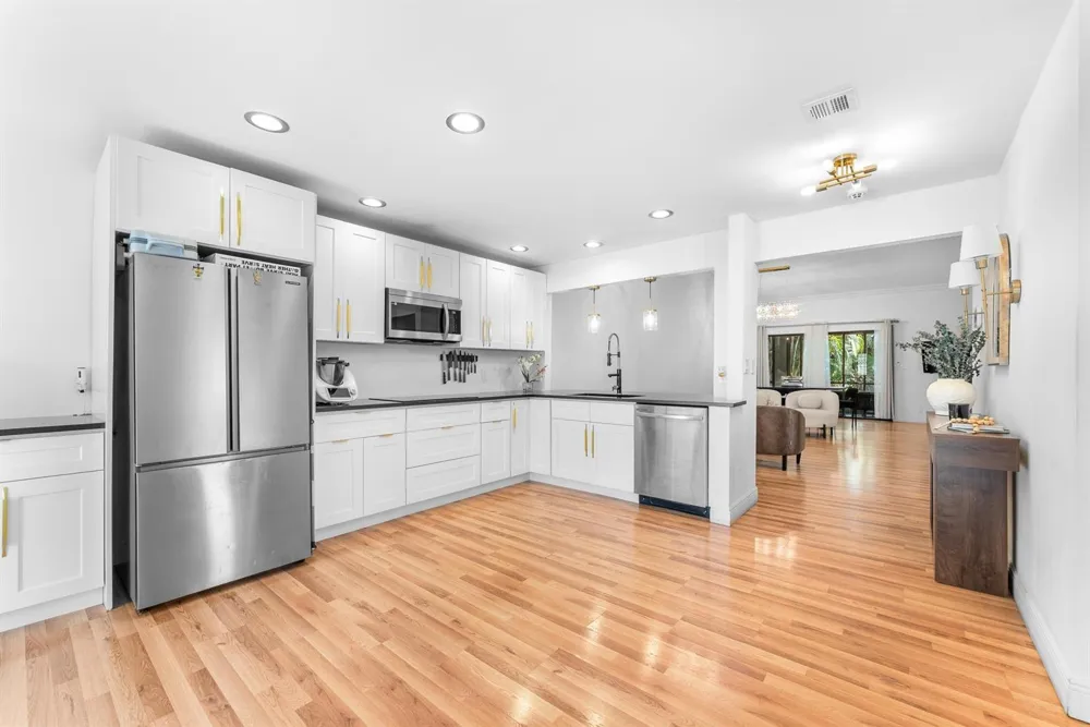 6660 CANARY PALM CIRCLE Boca Raton, FL 33433
