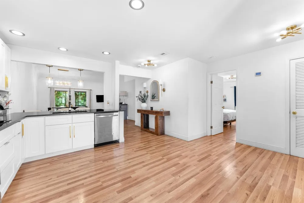 6660 CANARY PALM CIRCLE Boca Raton, FL 33433