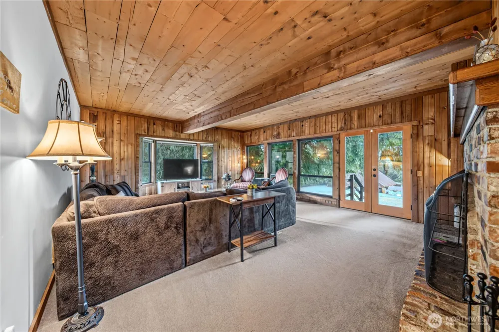 1425 210th Avenue E Lake Tapps, WA 98391