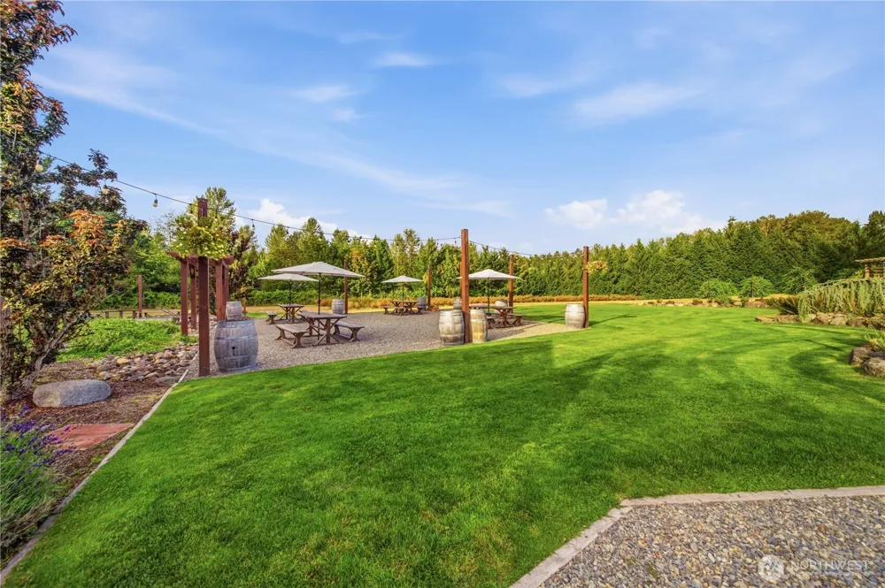 1425 210th Avenue E Lake Tapps, WA 98391