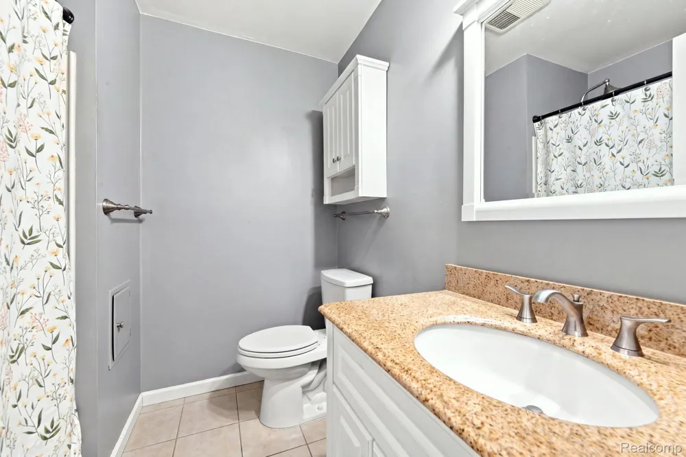 29069 Denison Street Gibraltar City, MI 48173