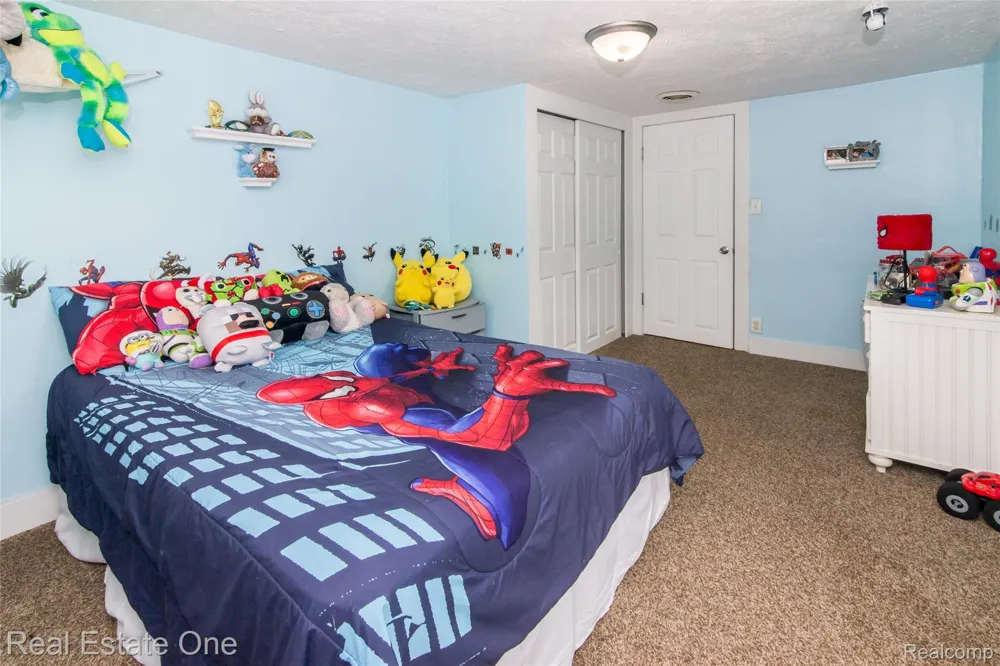 821 Dearborn Street Howell City, MI 48843
