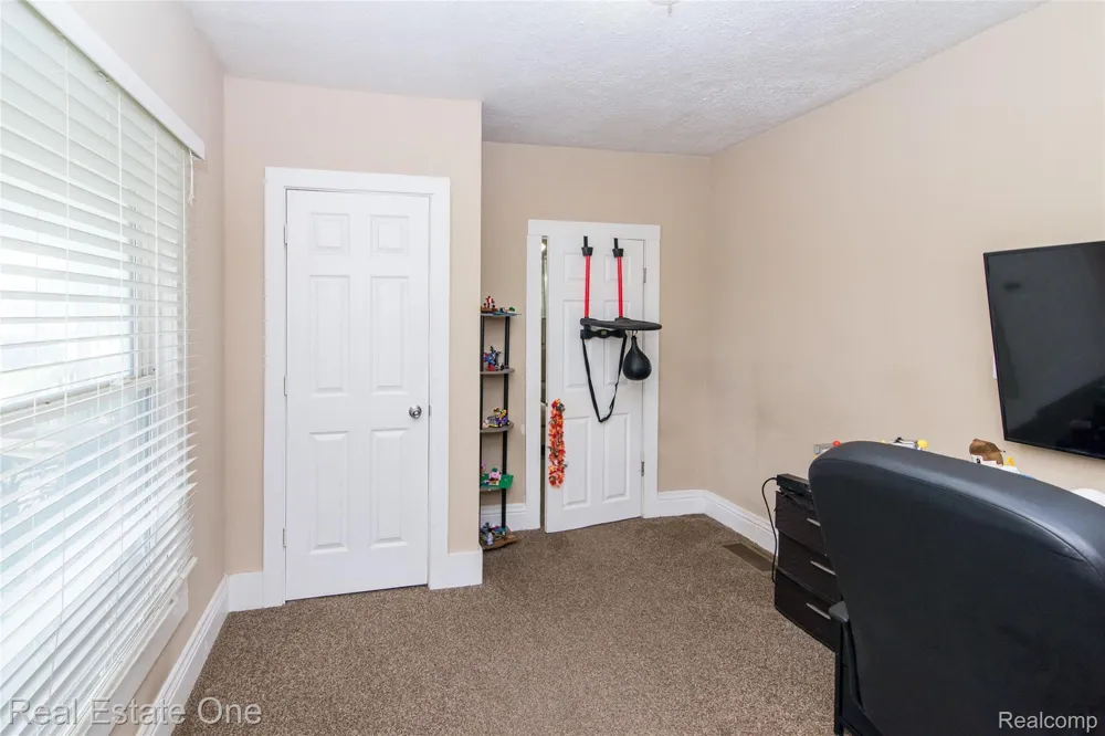 821 Dearborn Street Howell City, MI 48843