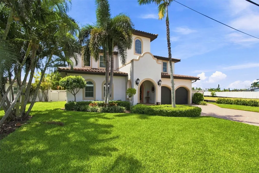 11220 8TH STREET E Treasure Island, FL 33706