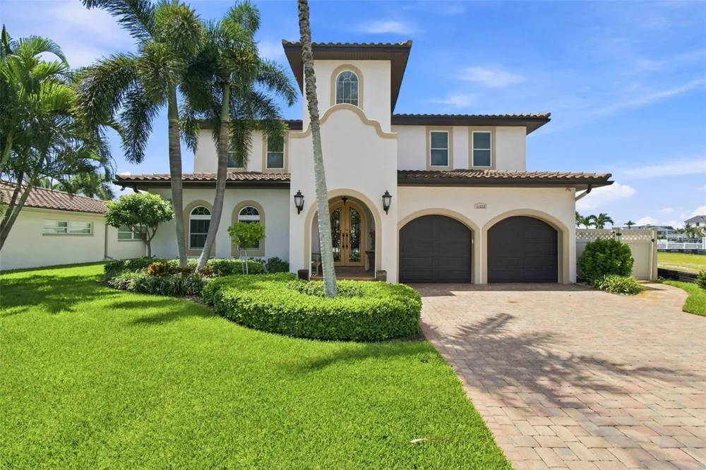 11220 8TH STREET E Treasure Island, FL 33706