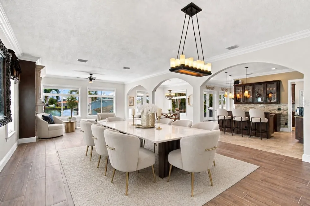 11220 8TH STREET E Treasure Island, FL 33706