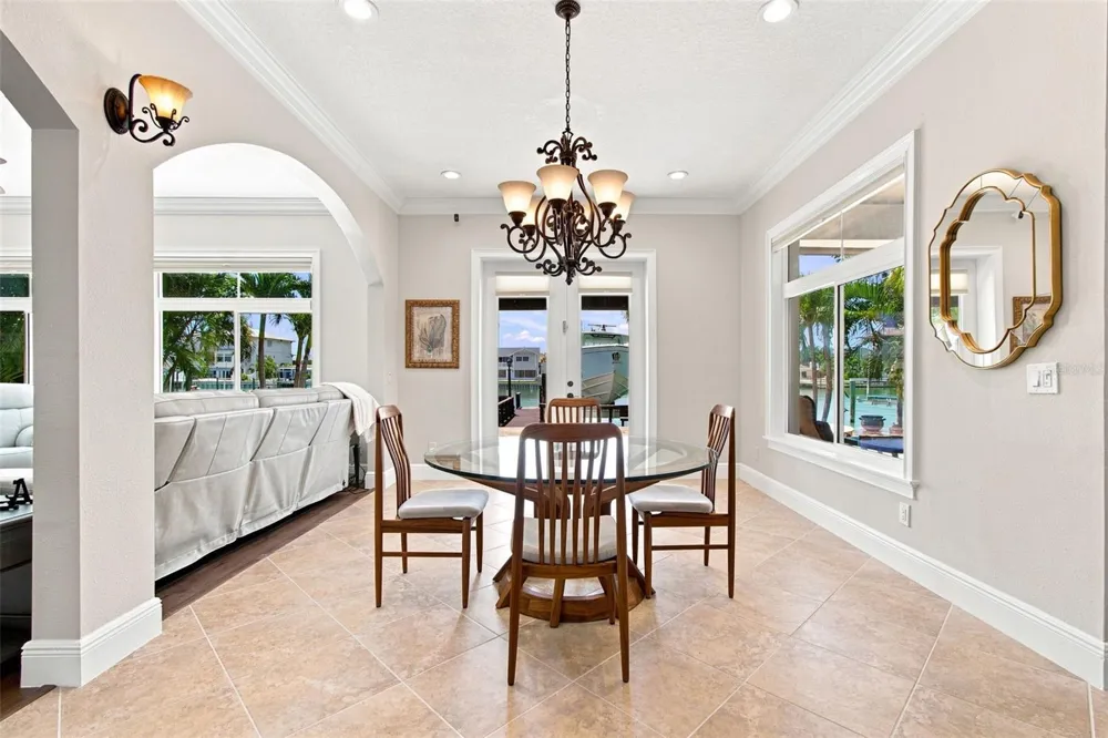 11220 8TH STREET E Treasure Island, FL 33706