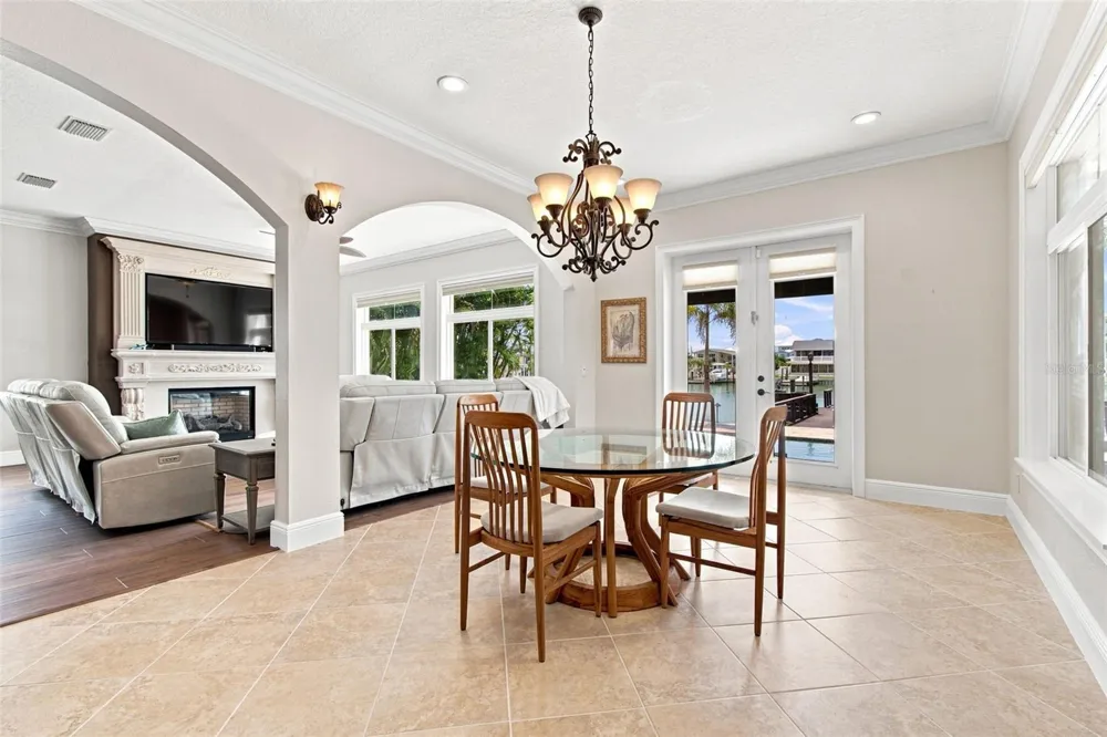 11220 8TH STREET E Treasure Island, FL 33706