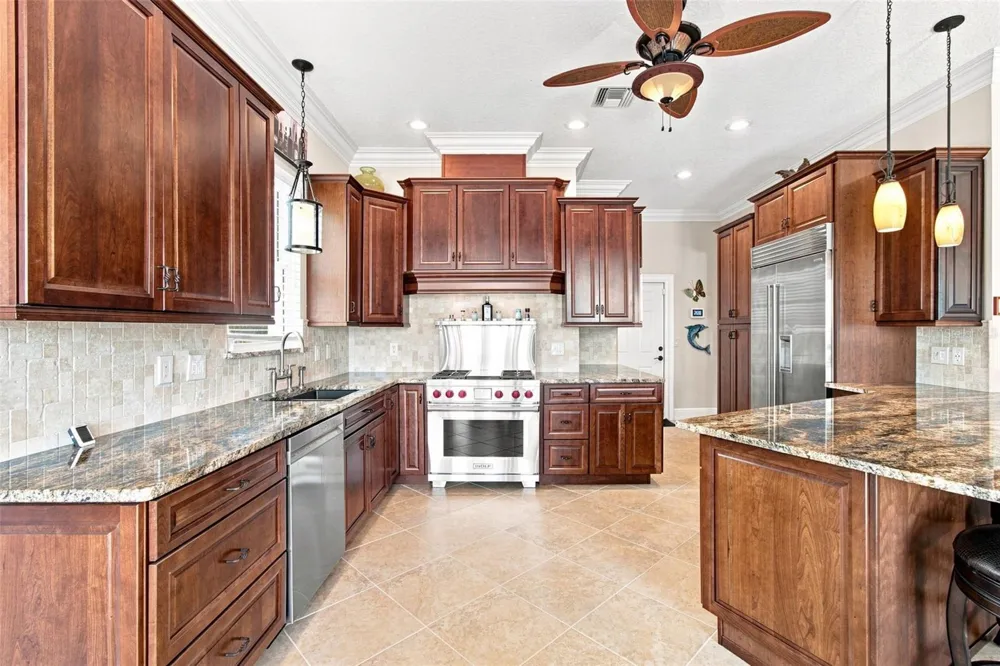11220 8TH STREET E Treasure Island, FL 33706