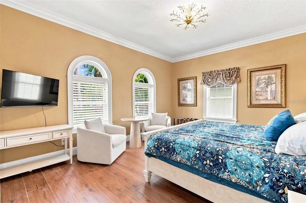 11220 8TH STREET E Treasure Island, FL 33706