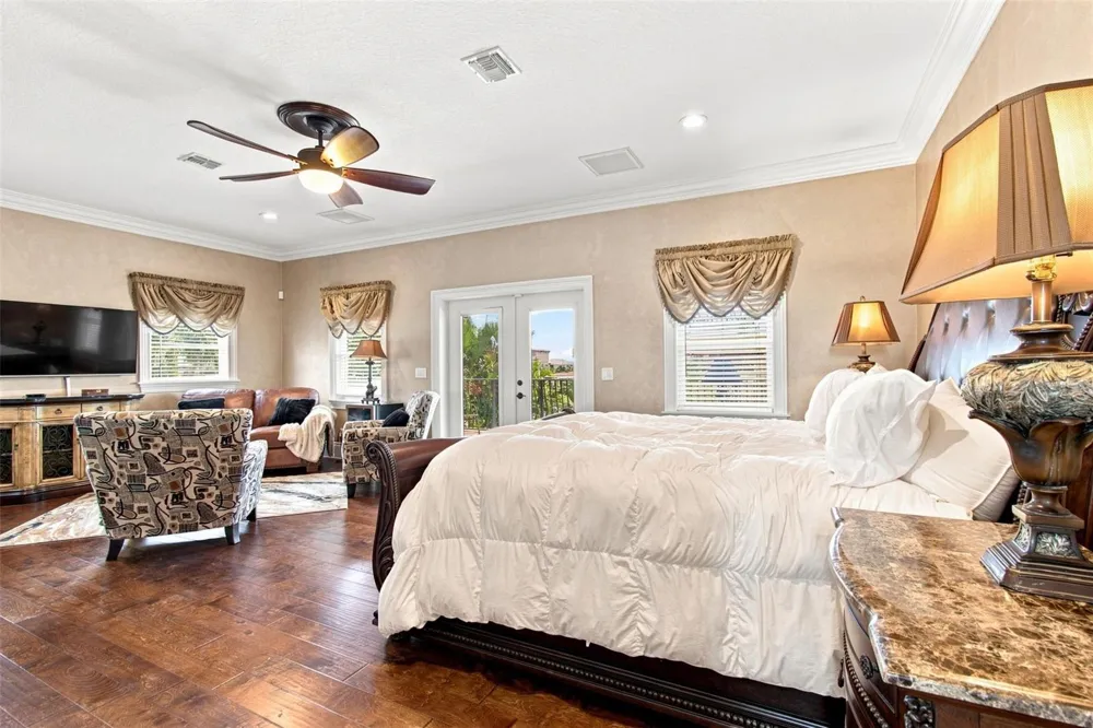 11220 8TH STREET E Treasure Island, FL 33706