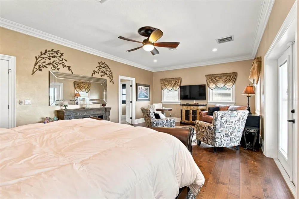 11220 8TH STREET E Treasure Island, FL 33706