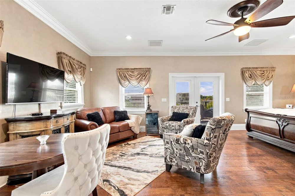 11220 8TH STREET E Treasure Island, FL 33706