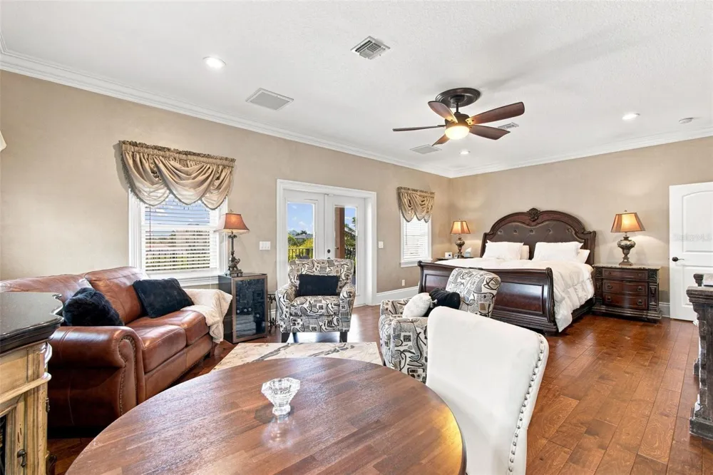 11220 8TH STREET E Treasure Island, FL 33706