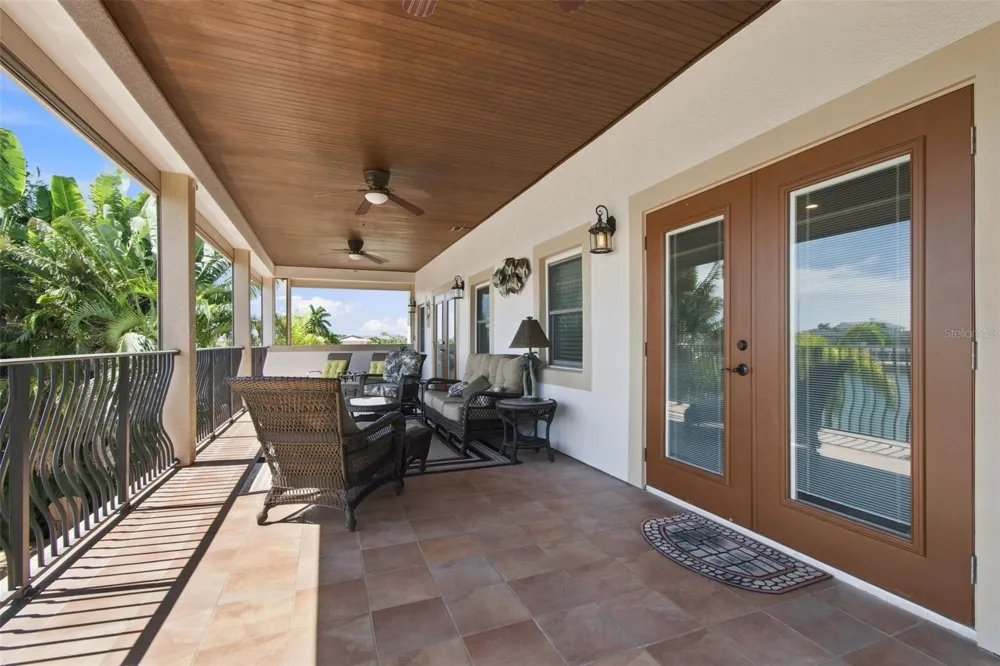 11220 8TH STREET E Treasure Island, FL 33706