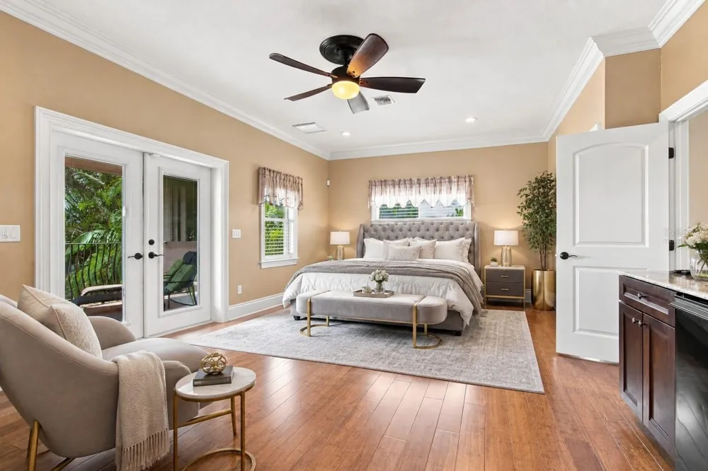11220 8TH STREET E Treasure Island, FL 33706
