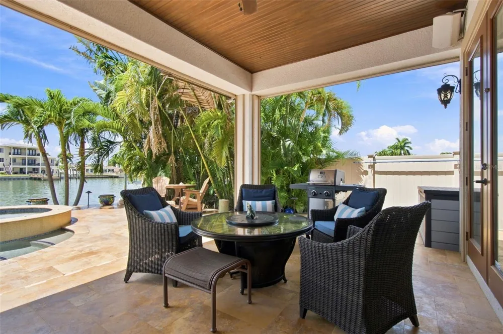 11220 8TH STREET E Treasure Island, FL 33706