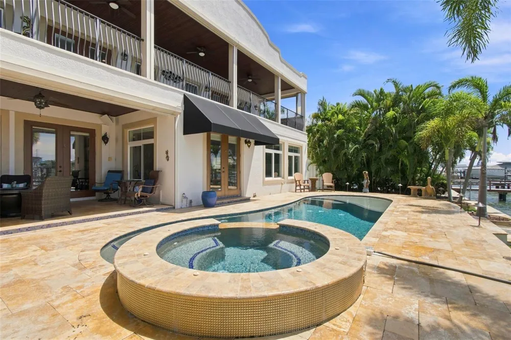 11220 8TH STREET E Treasure Island, FL 33706