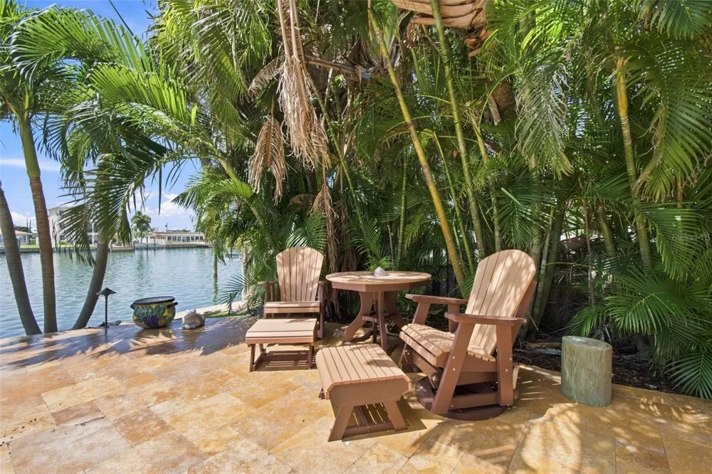 11220 8TH STREET E Treasure Island, FL 33706