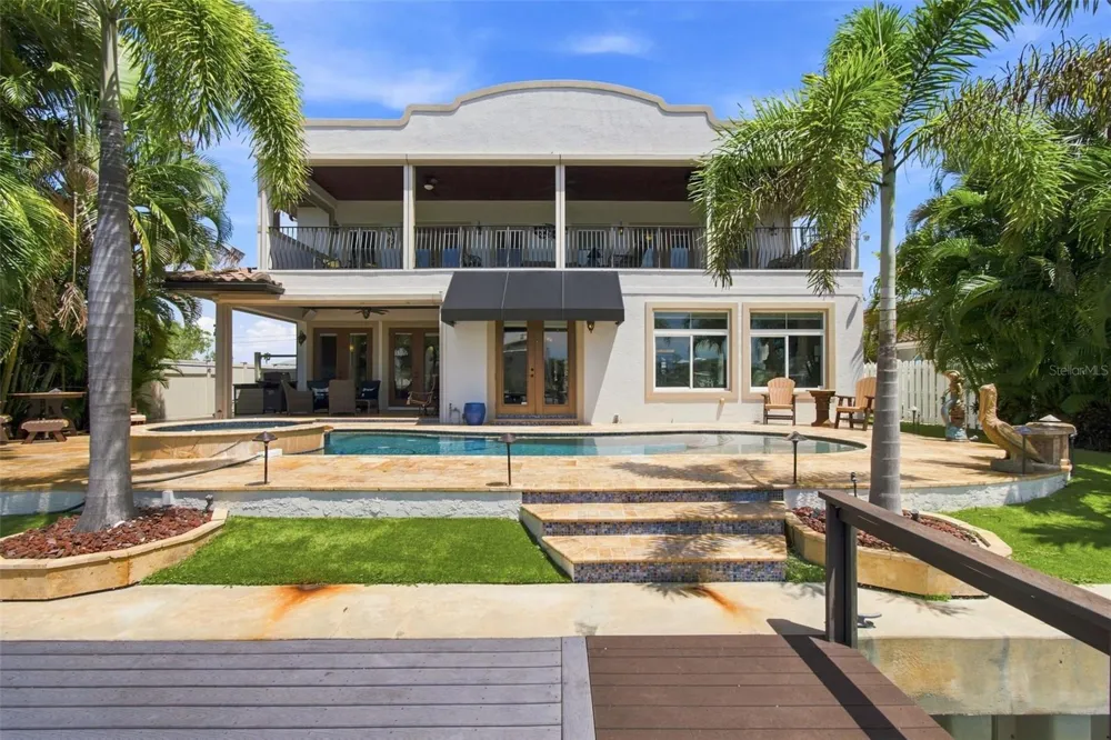 11220 8TH STREET E Treasure Island, FL 33706