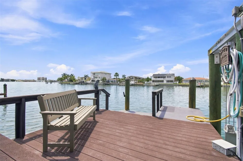 11220 8TH STREET E Treasure Island, FL 33706