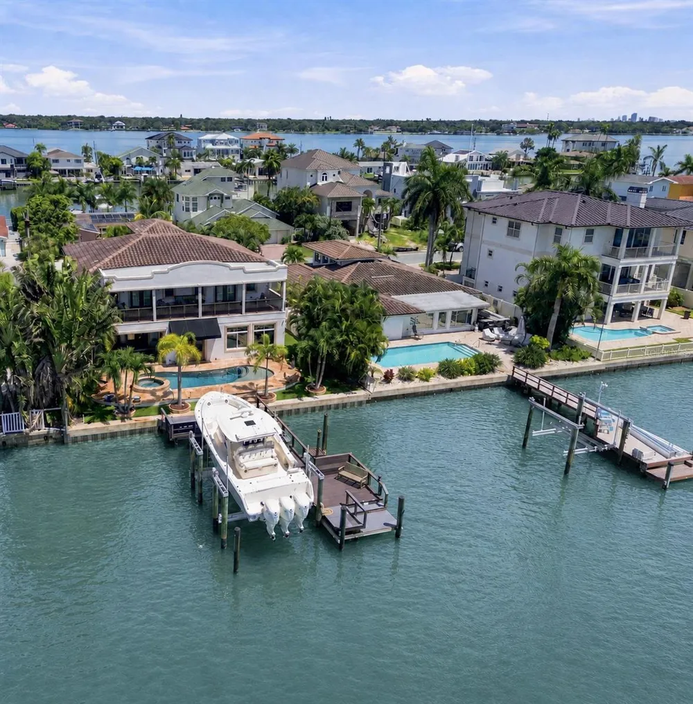 11220 8TH STREET E Treasure Island, FL 33706