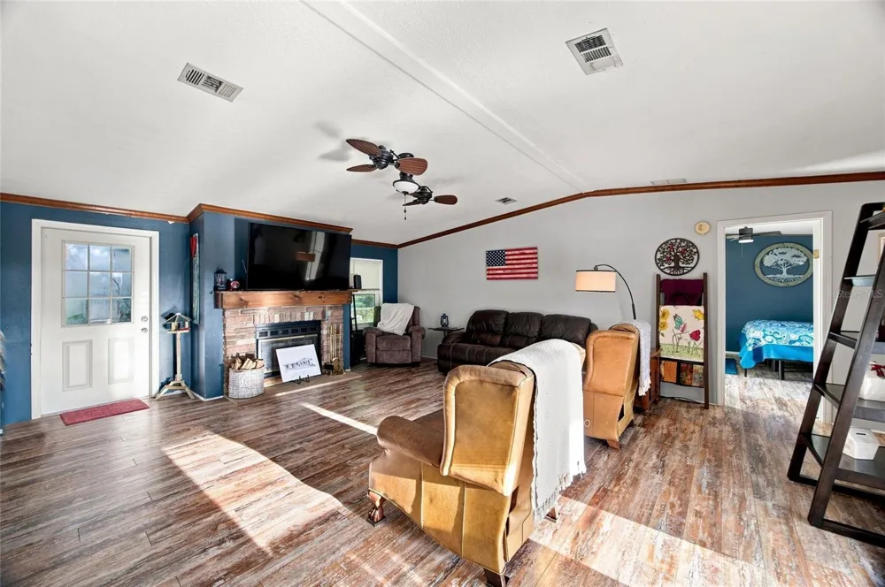 3102 PORTER ROAD Lithia, FL 33547