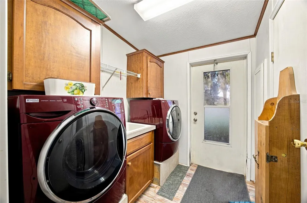 3102 PORTER ROAD Lithia, FL 33547