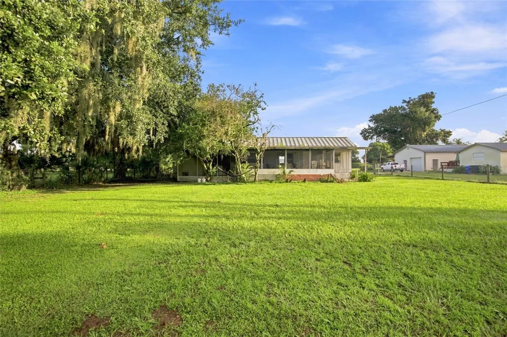 3102 PORTER ROAD Lithia, FL 33547