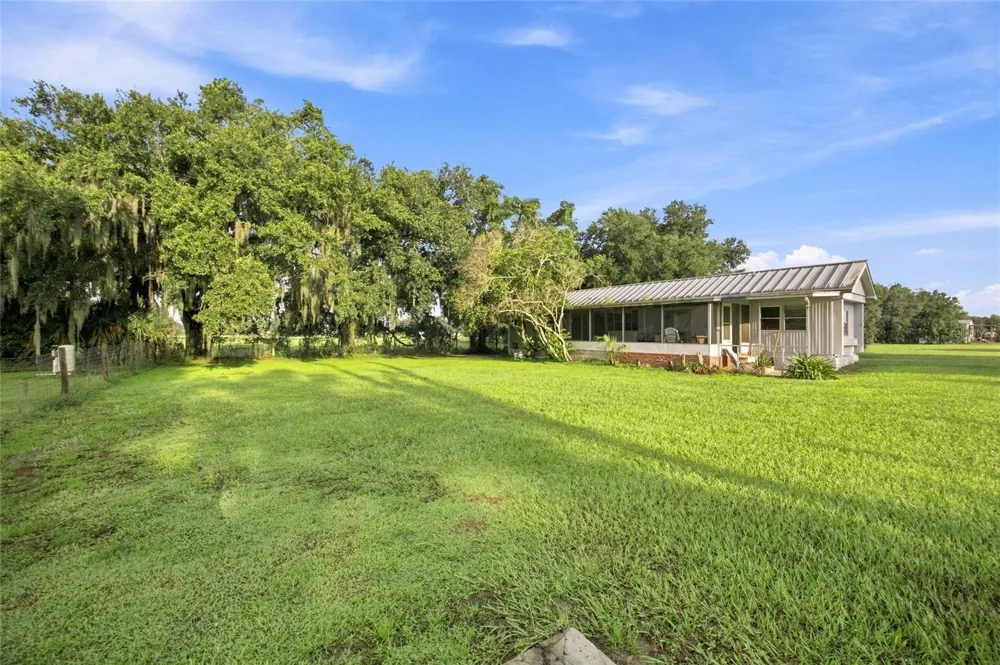 3102 PORTER ROAD Lithia, FL 33547
