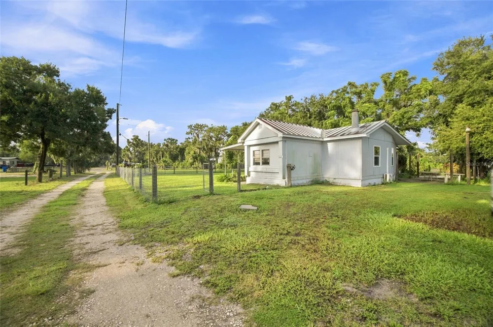 3102 PORTER ROAD Lithia, FL 33547