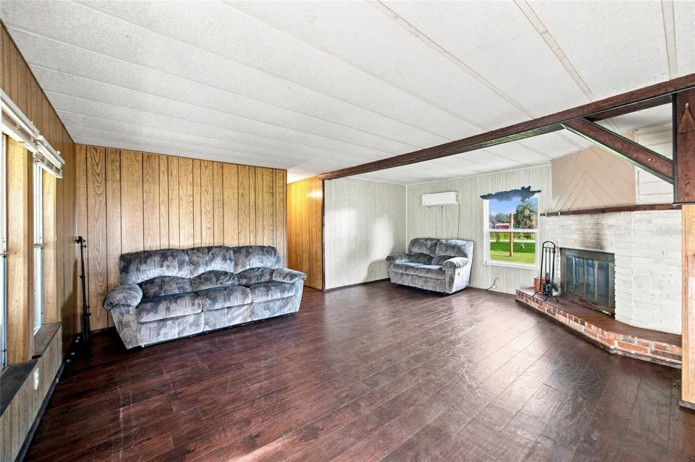3102 PORTER ROAD Lithia, FL 33547