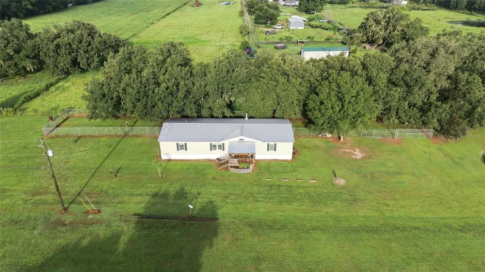 3102 PORTER ROAD Lithia, FL 33547