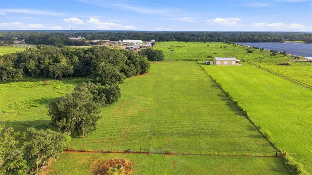 3102 PORTER ROAD Lithia, FL 33547