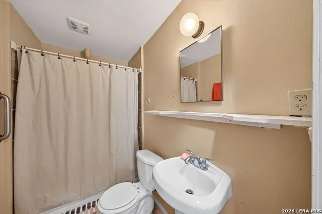 850 FM 743 Kenedy, TX 78119