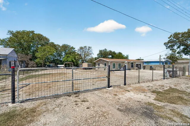850 FM 743 Kenedy, TX 78119