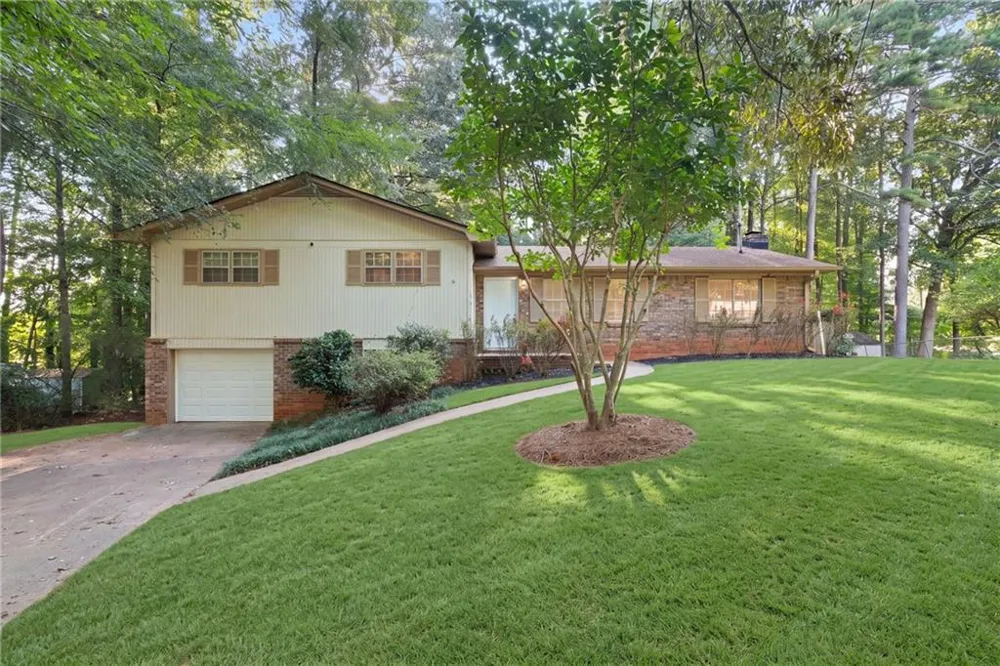 920 Kings Court Woodstock, GA 30189