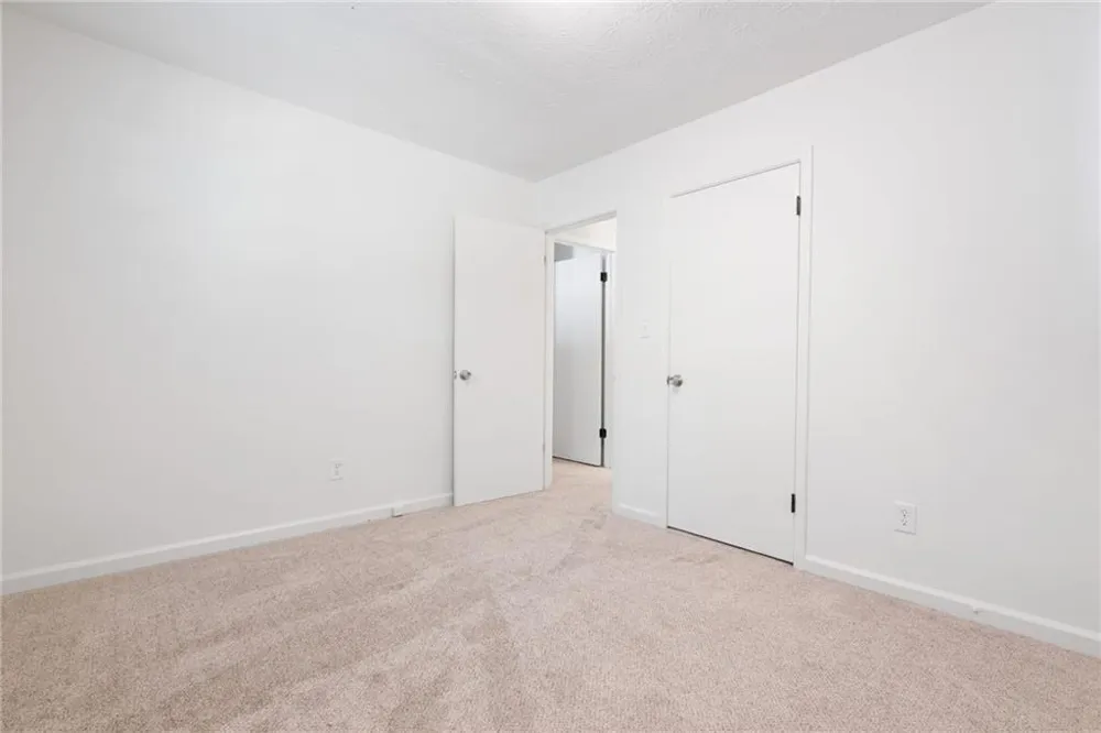 920 Kings Court Woodstock, GA 30189