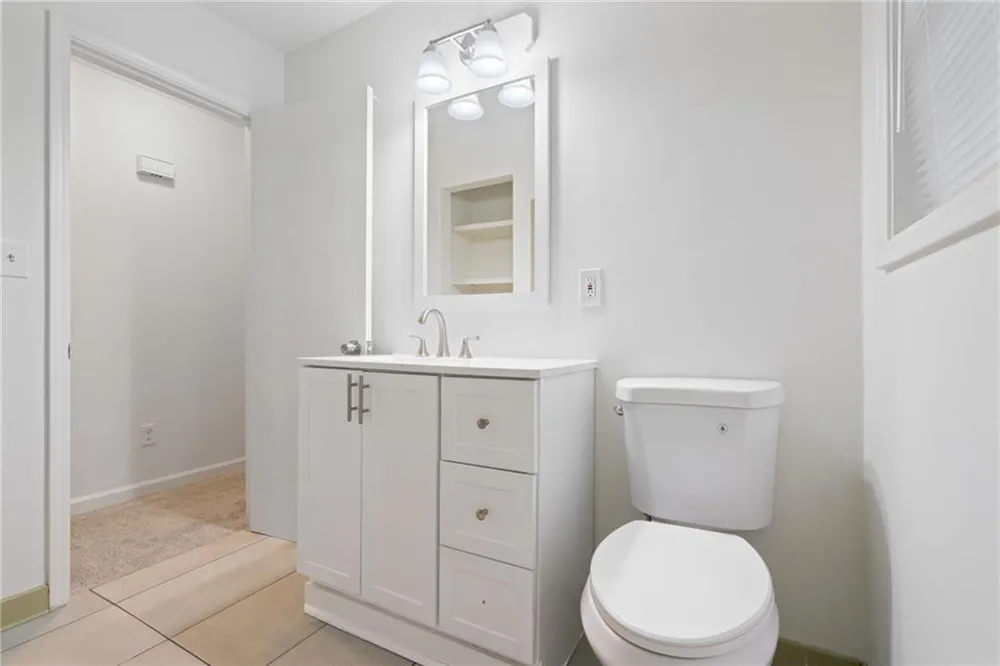 920 Kings Court Woodstock, GA 30189
