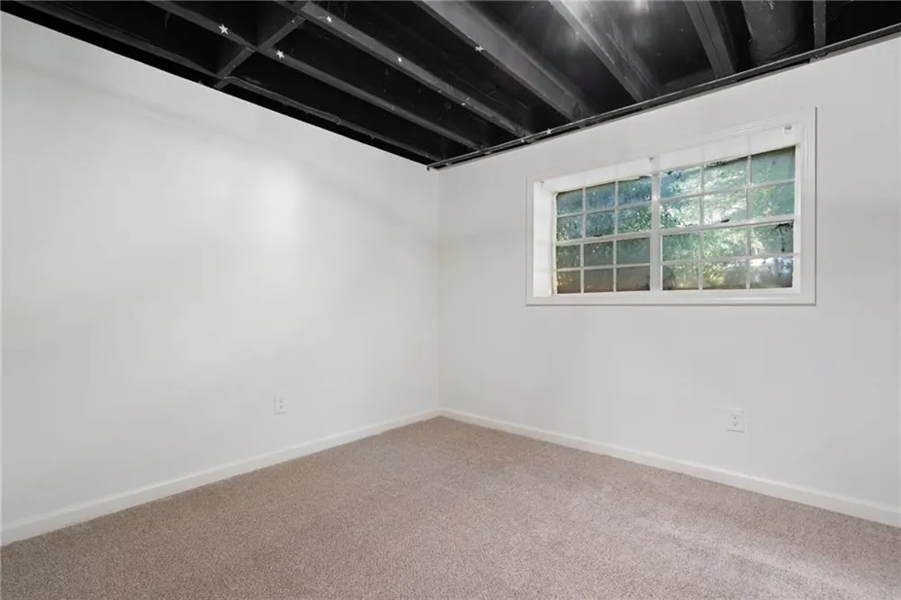 920 Kings Court Woodstock, GA 30189