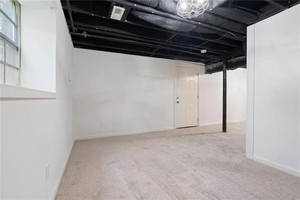 920 Kings Court Woodstock, GA 30189