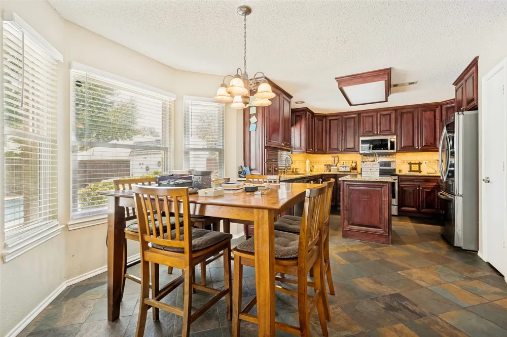 2902 Yukon Drive Corinth, TX 76210