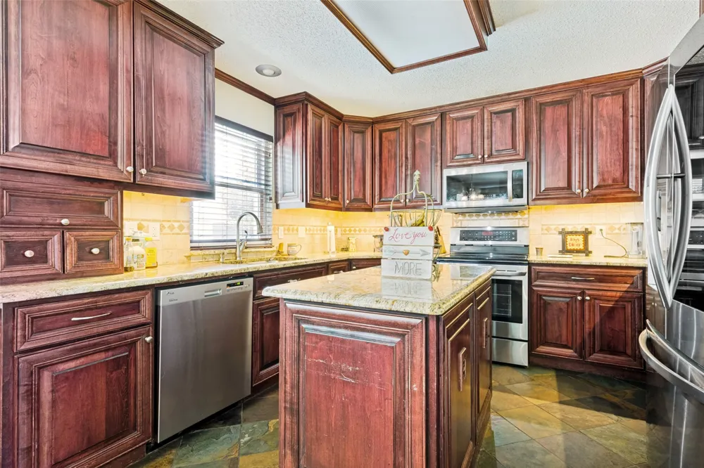 2902 Yukon Drive Corinth, TX 76210