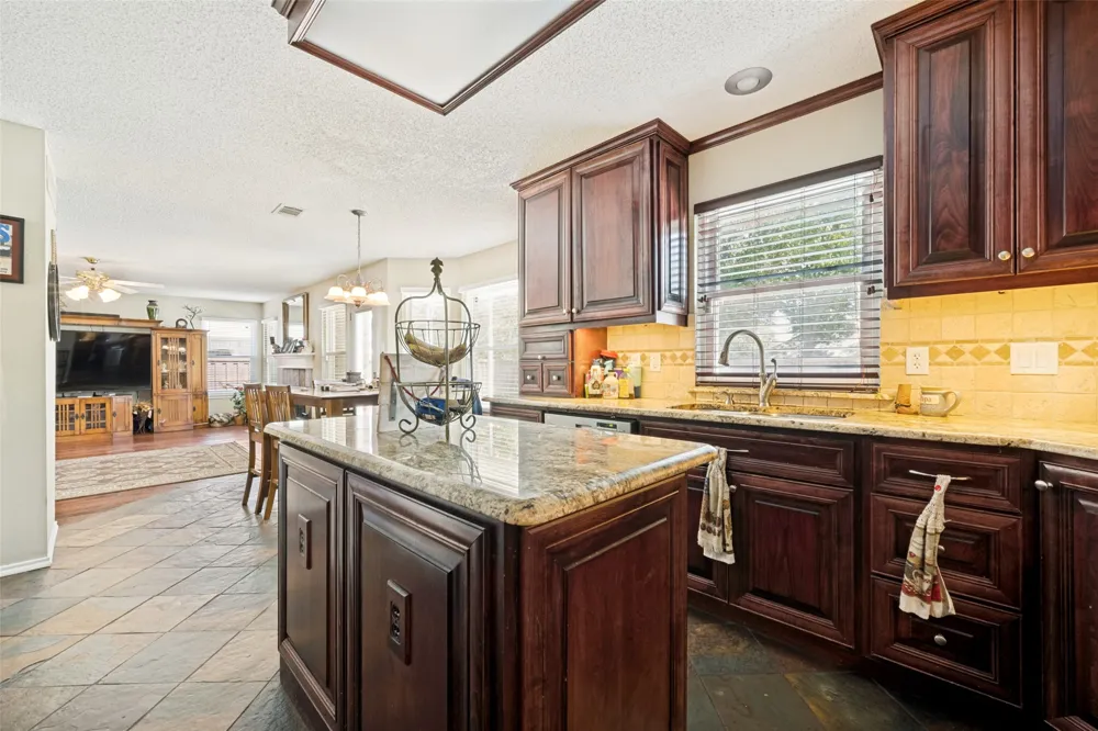 2902 Yukon Drive Corinth, TX 76210
