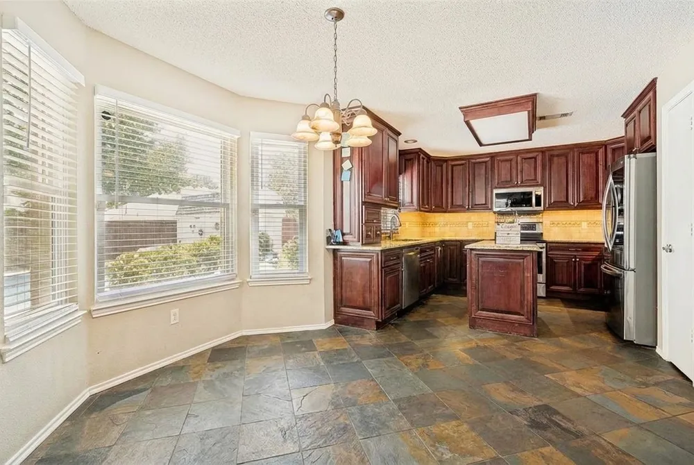 2902 Yukon Drive Corinth, TX 76210
