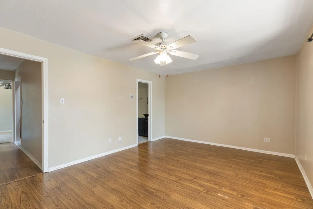 1919 Place Rebecca Lane #H16 Houston, TX 77090