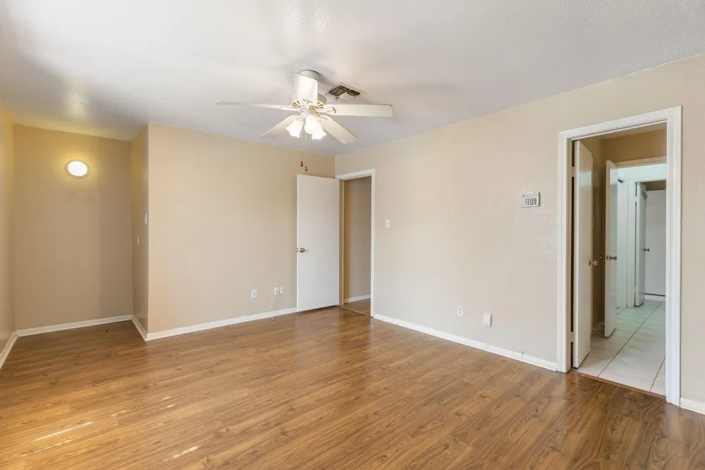 1919 Place Rebecca Lane #H16 Houston, TX 77090