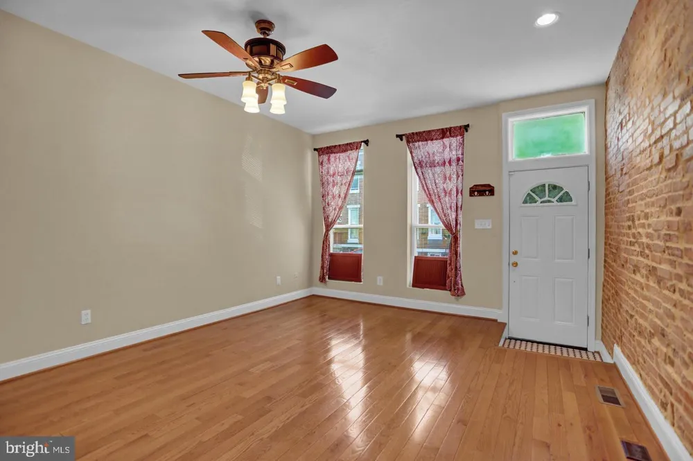 404 E LORRAINE AVENUE Baltimore, MD 21218