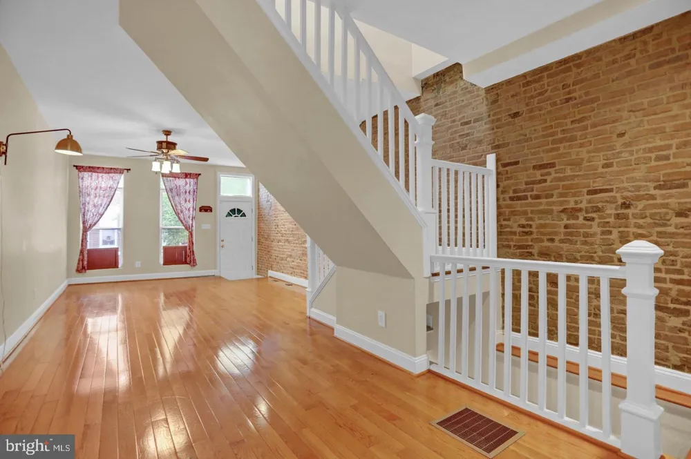 404 E LORRAINE AVENUE Baltimore, MD 21218